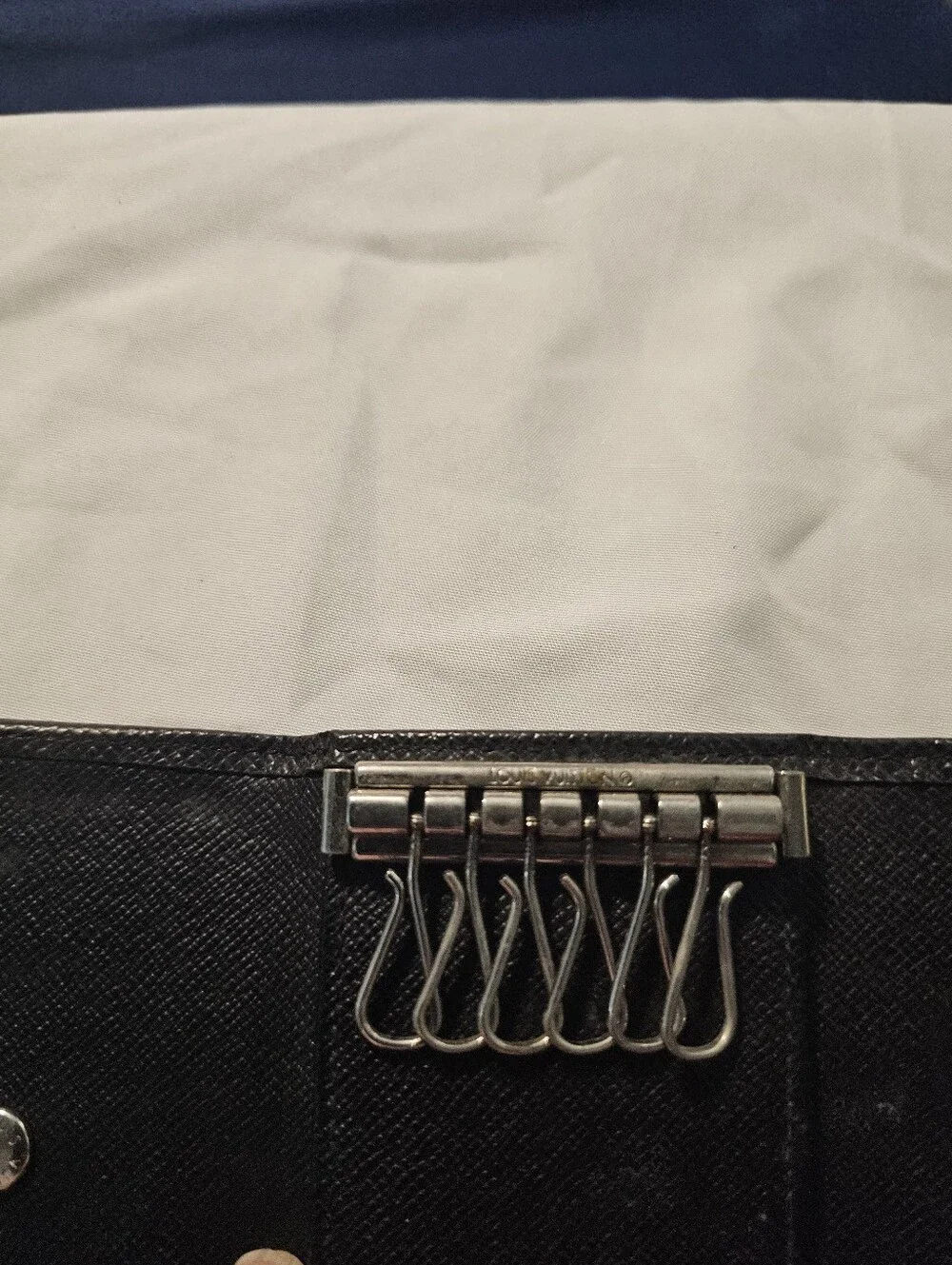 Louis Vuitton Black Taiga Leather Multicles 6 Key Holder